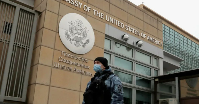 Семь стран предупредили об угрозе терактов в России.