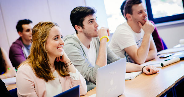 Mai mulți tineri din Republica Moldova își vor face studiile de master la Colegiul Europei. 
