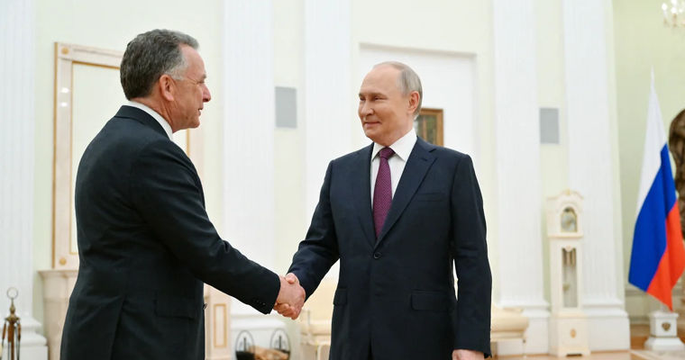 Bloomberg: Путин на встрече с Уиткоффом потребовал вывода ВСУ из 4 регионов Украины.