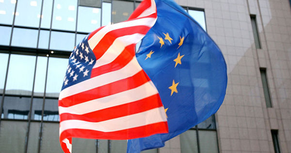 Социологи зафиксировали резкий рост симпатии россиян к США и Евросоюзу.