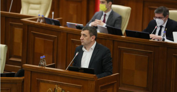 Парламент: Иностранные граждане будут обеспечены доступом к медицинским услугам и рынку труда.