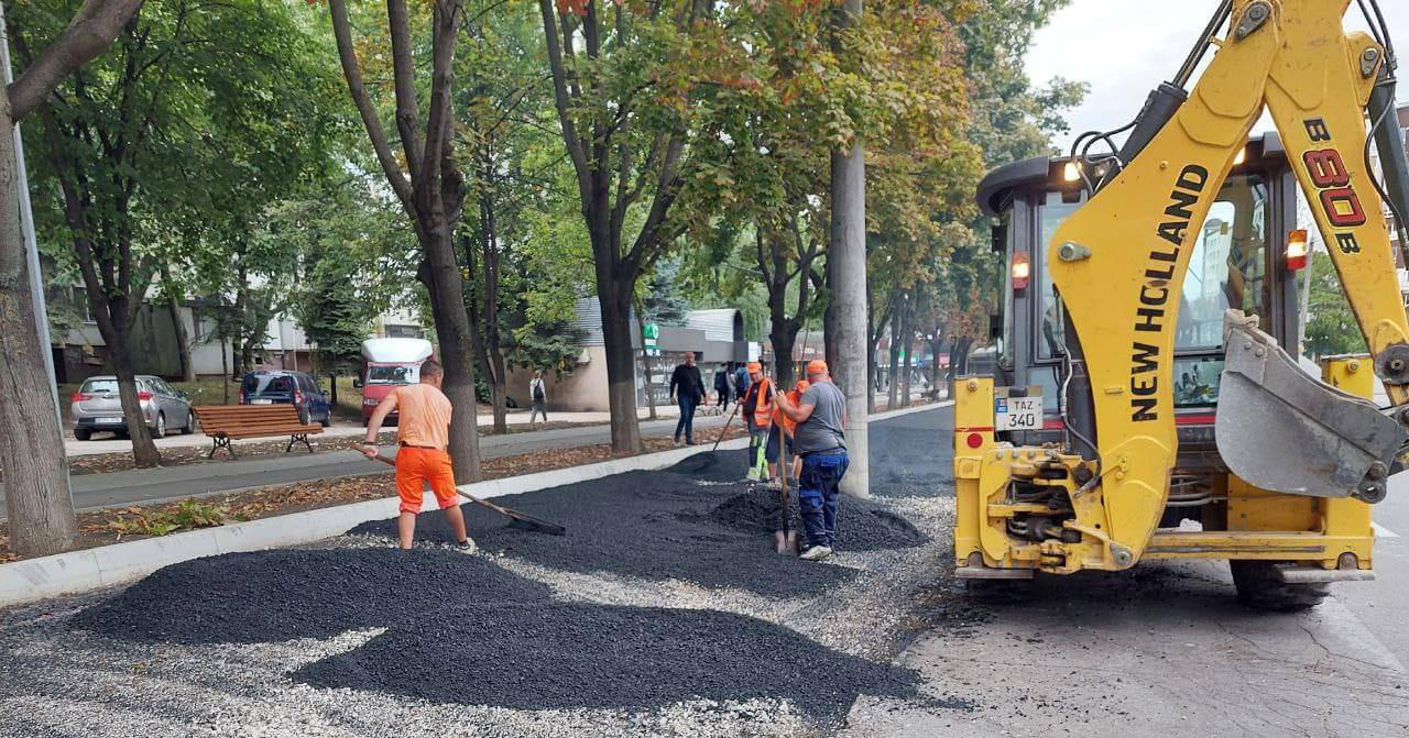 Начались работы по асфальтированию парковочных мест на Буюканах.