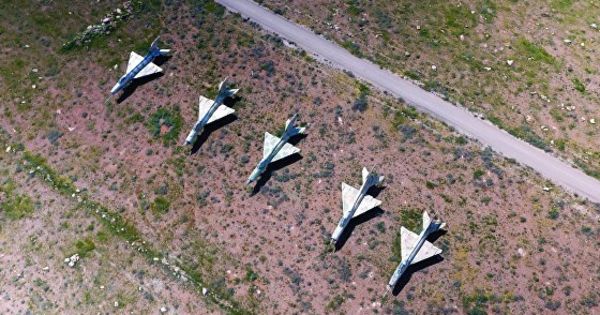Москва назвала удары США по сирийским самолетам пособничеством терроризму.