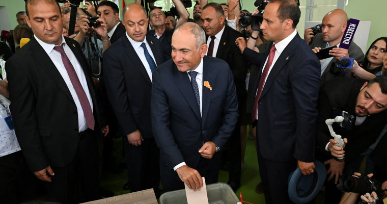 Пашинян заявил о победе своей партии на выборах в Армении.
