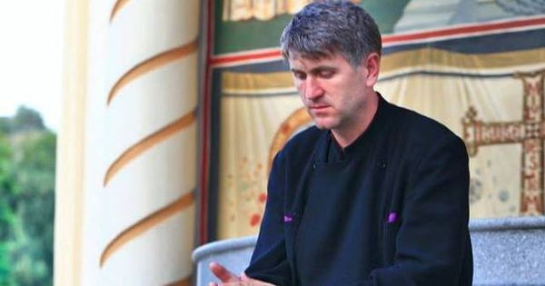 Румынский священник растлитель мальчиков лишен сана.