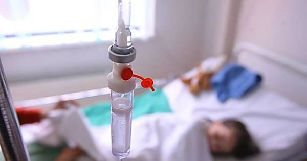 Мама малыша, которого лечат от COVID-19, обратилась к другим родителям.