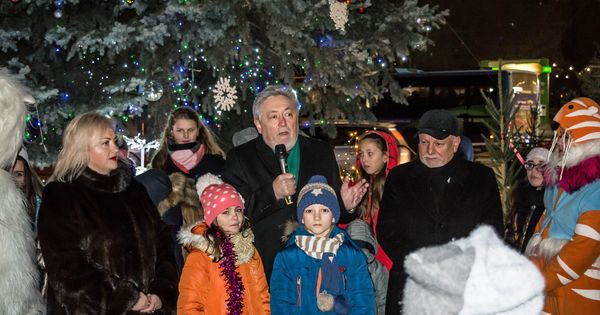 В столичном секторе Чеканы состоялась официальная инаугурация рождественской ёлки.
