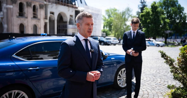 Мадьяр отказался переезжать в резиденцию премьер-министра.