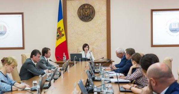 Plus373: На платформе представлено 400 резюме.