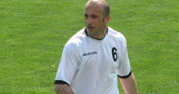 Un fotbalist şi-a găsit fiul spânzurat, în scara blocului. Foto: libertatea.ro