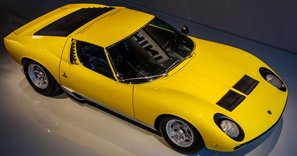 Легенда дизайна - в Санкт-Петербурге проходит выставка Lamborghini. Фото: ria.ru