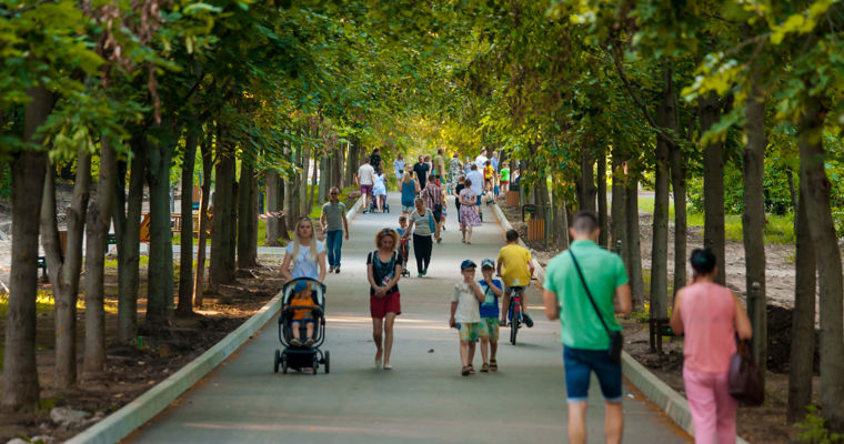 Конец лета и начало осени порадуют летней погодой и температурой до +35 °C. Фото: Point.md