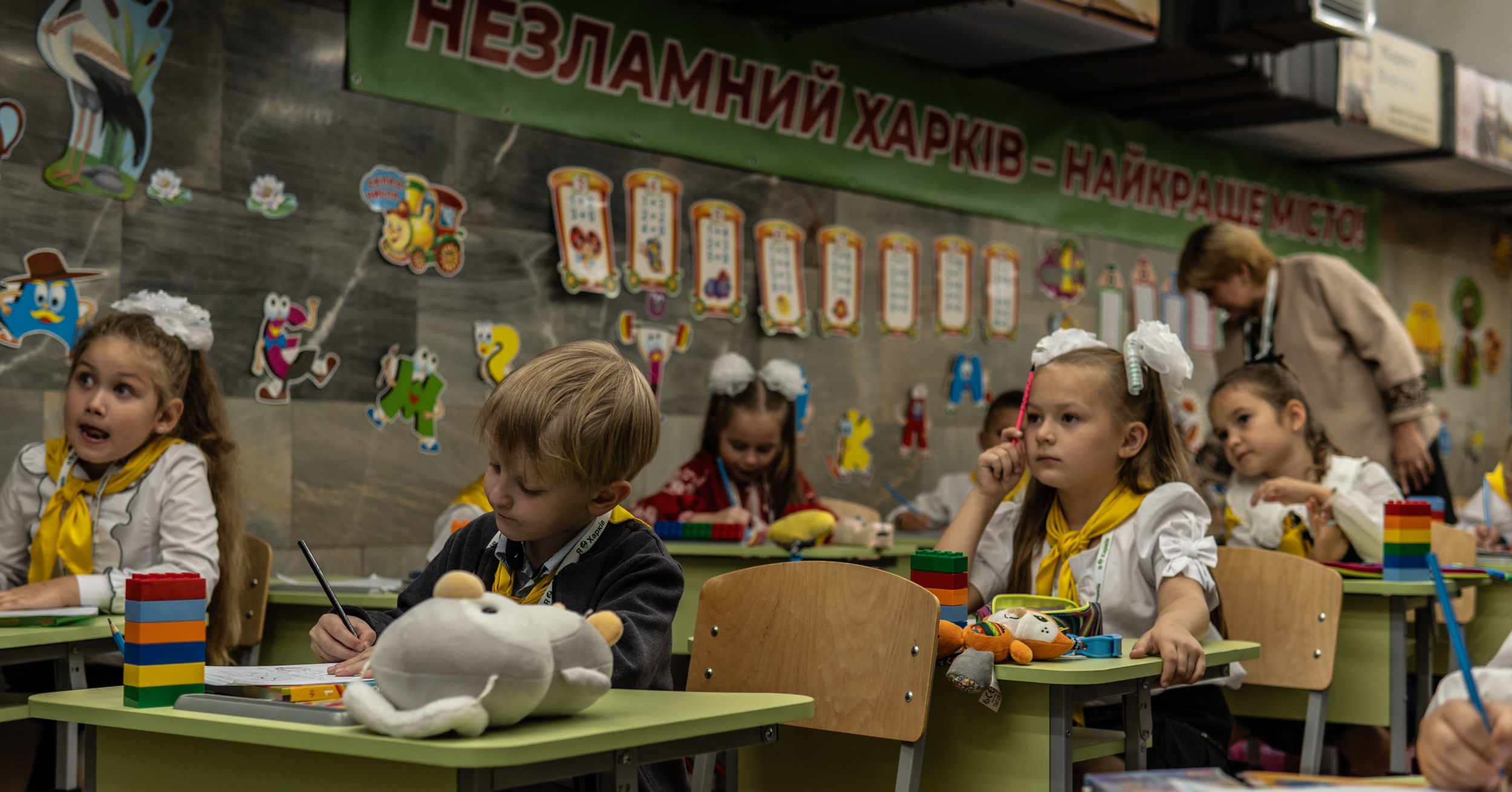 В Харькове дети учатся в метро
