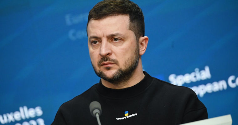 Зеленский об атаках по НПЗ РФ: Должны научиться жить без бензина, дизеля.