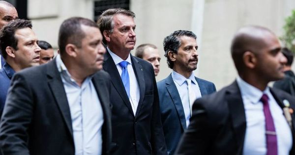 В Бразилии начались протесты против президента Болсонару.