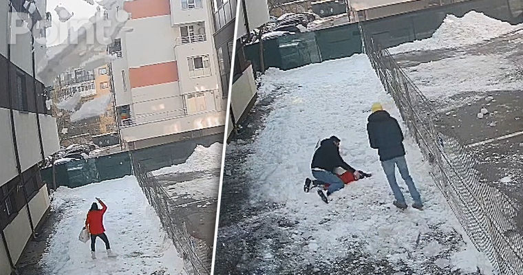 В Бухаресте упавшая с крыши глыба льда убила женщину.