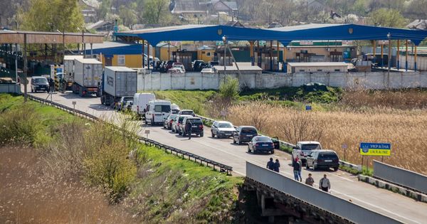 Автомобили с приднестровскими номерами не могут въехать в Приднестровье.