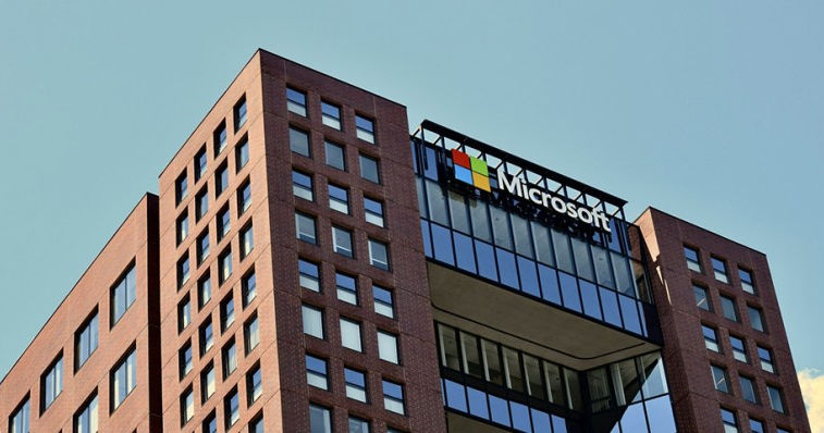 Microsoft впервые за 51 год запускает программу добровольного увольнения.