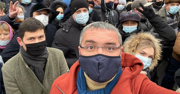 Ренато Усатый пришел на протест: Защитим волю народа.