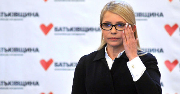 Тимошенко считает падение курса гривны неизбежным.