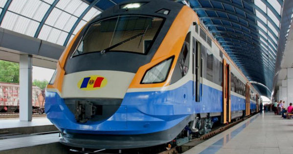 Руководство ЖДМ изменило расписание ряда международных и местных поездов.