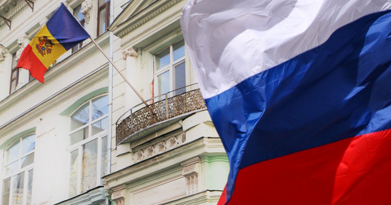 Сотрудника посольства Молдовы вышлют из России. Коллаж: Point.md