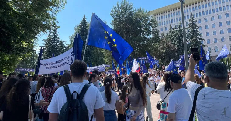 Chișinăul marchează 9 Mai: Flori la Eternitate și evenimente în PMAN