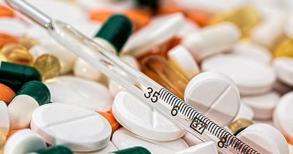 Прием антибиотиков при болезнях, вызванных вирусами, может быть ошибочен.