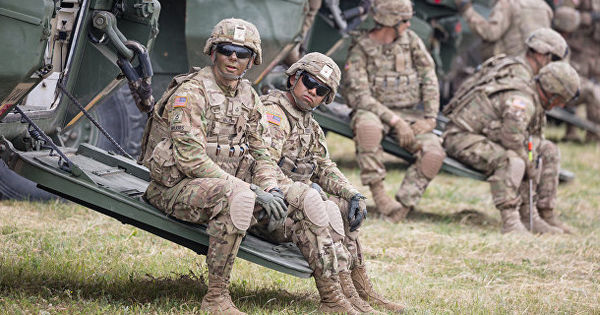 Дэвис подчеркивает, что США должны провести реформу своей политики и немедленно начать сворачивать все текущие операции по всему миру.