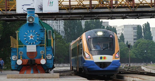 Недавно цена билета на модернизированный дизельный поезд Кишинев – Яссы уменьшилась на 40%. 