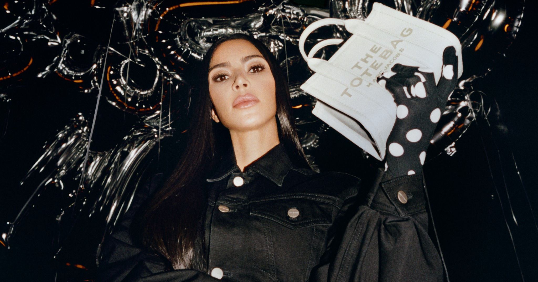 Ким Кардашьян стала лицом рекламной кампании Marc Jacobs.