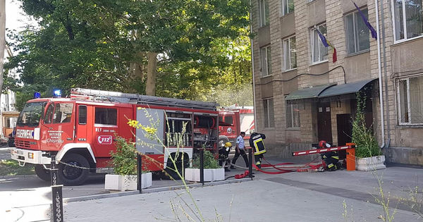 Предполагается, что пожар был вызван коротким замыканием.