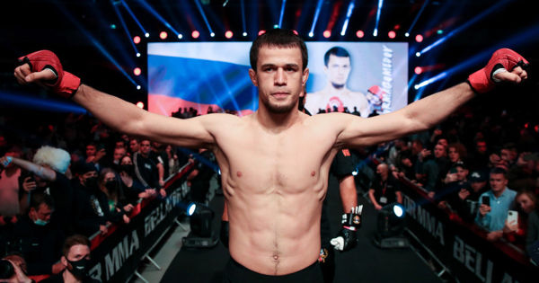 Россиянин Усман Нурмагомедов победил американца Гонсалеса на турнире Bellator.