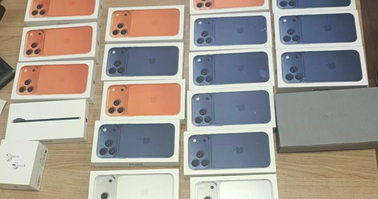 O femeie din Ucraina a încercat să scoată ilegal din R. Moldova 22 de iPhone-uri noi.