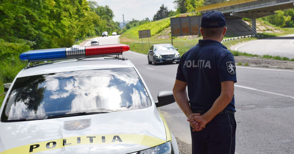 Служба InfoTrafic призывает водителей адаптировать скорость движения согласно предписаниям ПДД.