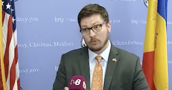Посольство США: правила для участия в Work and Travel не изменились.
