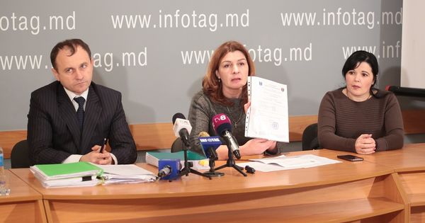 Прошение об ускорении рассмотрения дела Петика отклонено.