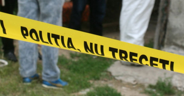 Un cadavru dezmembrat, descoperit într-o geantă lăsată în drum