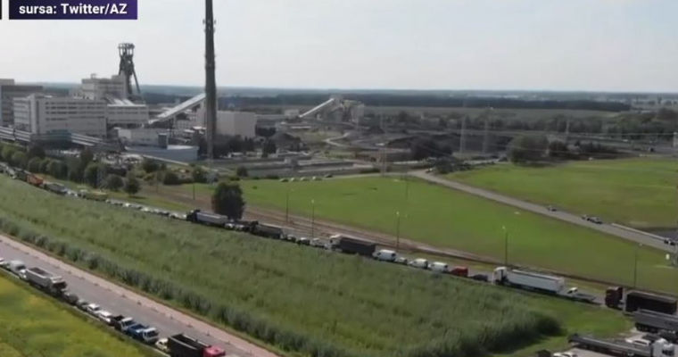 В Польше люди по три дня стоят в очереди, чтобы купить уголь на зиму