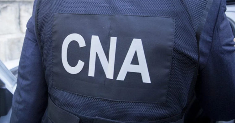 Женщину-адвоката задержали по подозрению в вымогательстве 1000 евро.