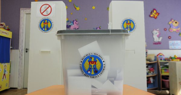 Предварительные результаты голосования сообщат в 23:00.