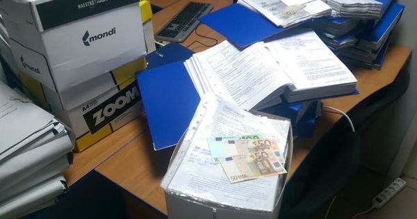Задержано четверо сотрудников кредитных компаний, нанесших государству ущерб в 3 млн леев.
