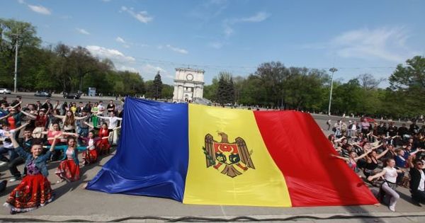Соцсети: Люди возвращаются в Молдову после проживания за границей. 