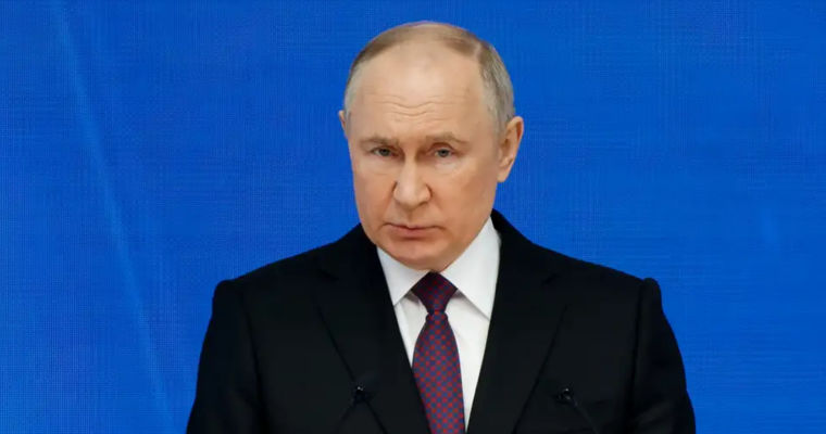 Путин пригрозил ответить на размещение ракет США в Германии.