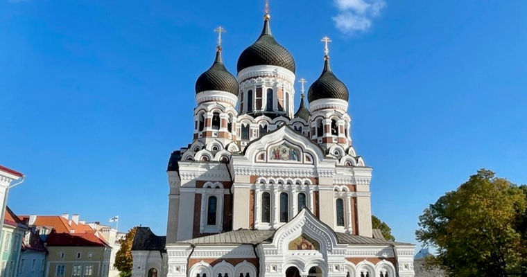 Președintele Estoniei a refuzat să semneze legea privind ruperea bisericii de Biserica Ortodoxă Rusă.