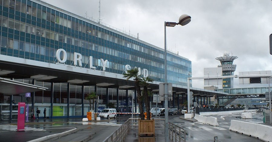 Аэропорт орли париж. Аэропорт Paris Orly. Аэропорт «Париж Орли» во Франции. Аэропорт Орли Шарль де Голль. Аэропорт Орли Париж фото.