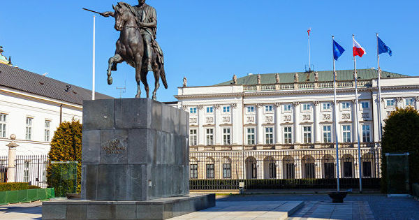 Расселение мигрантов не остановит их поток, считают в Польше.
