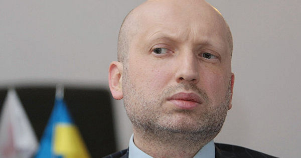 Турчинов призвал ввести уголовную ответственность за торговлю с Россией.
