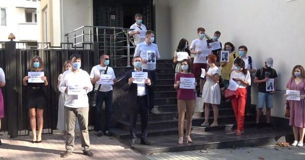 ПДС проводит флешмоб у ВСМ: Нет коррумпированным судьям.