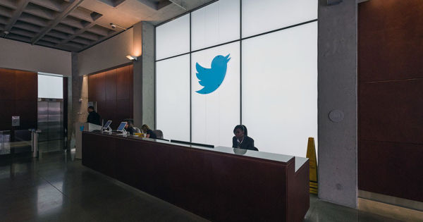 Bloomberg: Twitter сократит офисные площади для снижения затрат.